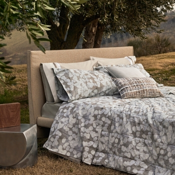LUNARIA Comforter