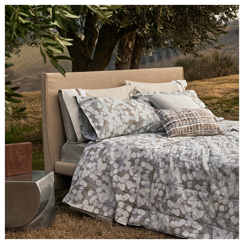 LUNARIA Comforter